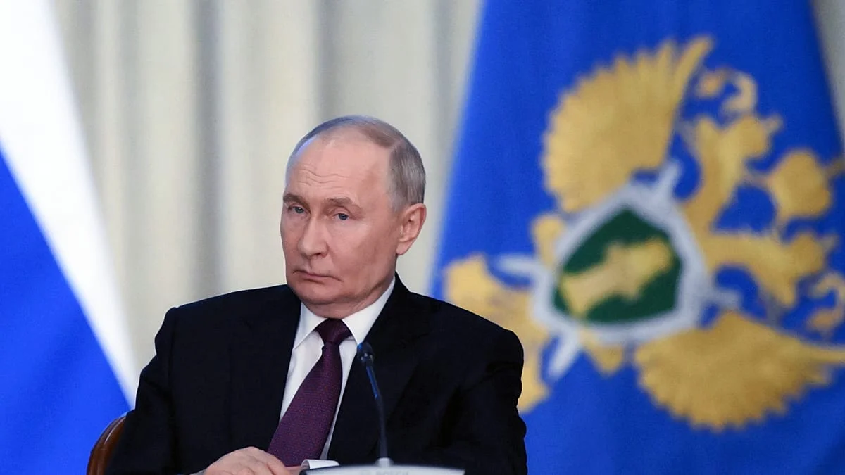 Una intérprete de Putin llega a Hungría para observar elecciones