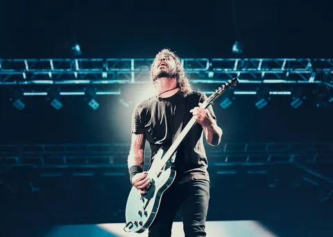 Foo Fighters: Nuevo Álbum y Clásicos