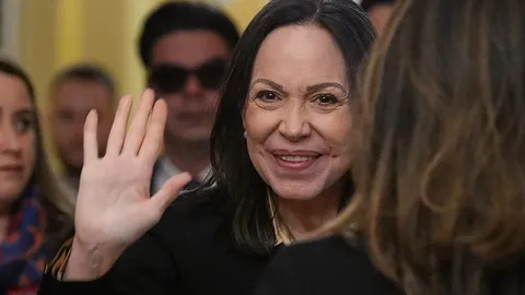 Machado plantea la posibilidad de elecciones en Venezuela en menos de un año bajo un escenario de transición