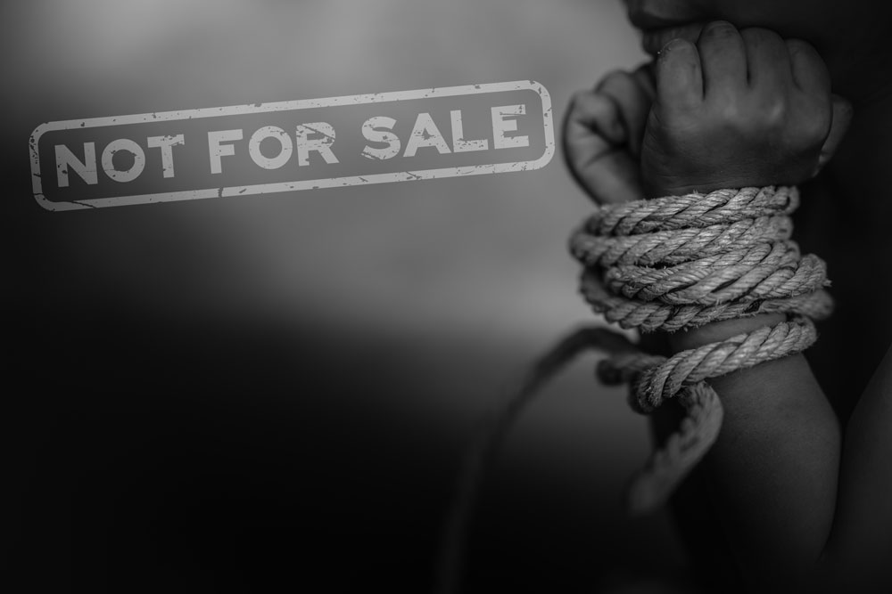 What Solo Moms Need to Know About Human Trafficking