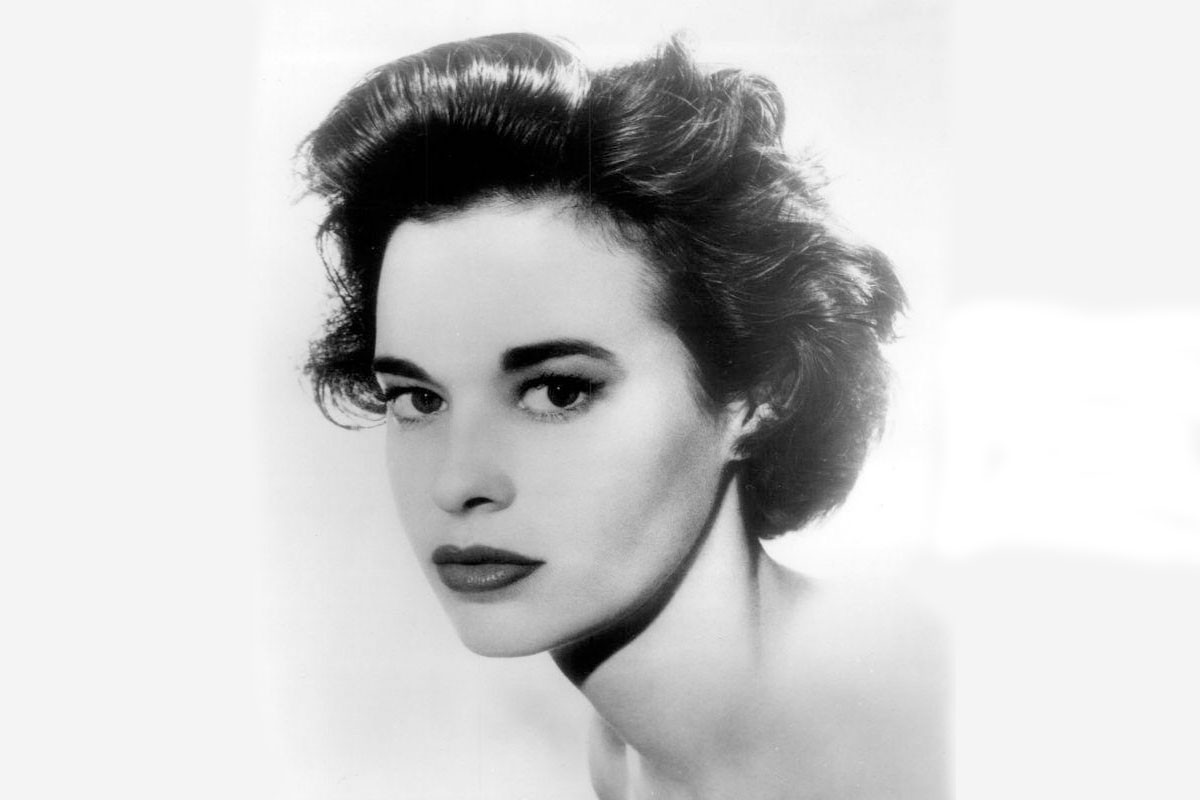 Gloria Vanderbilt: Heiress, Artist, and Solo Mom