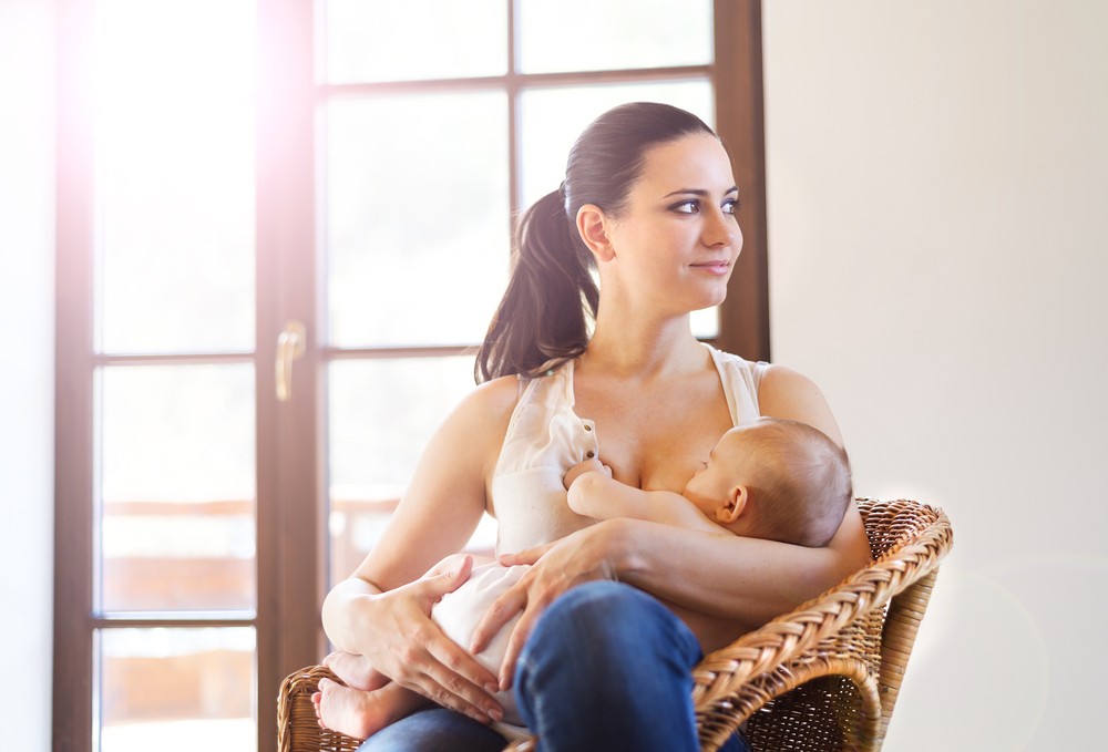 A Music Playlist for Solo Moms Who Breastfeed and Pump 