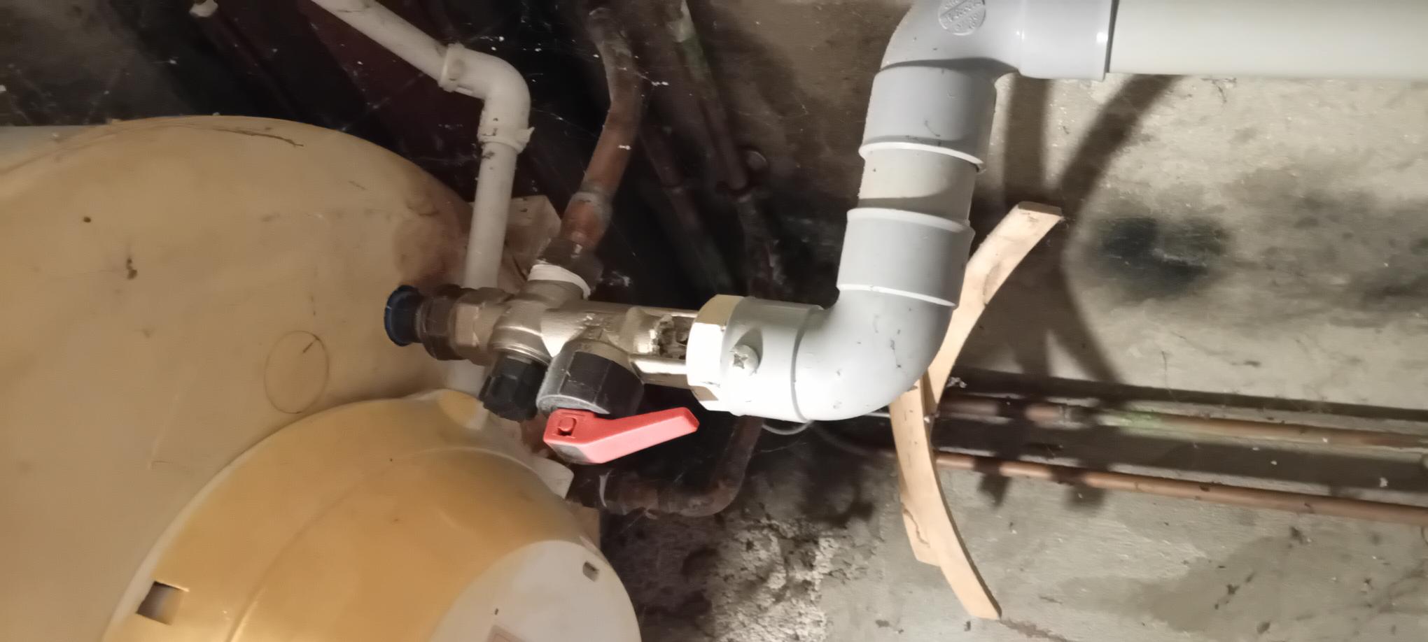 Intervention Fuite d'eau chauffe eau – Uxem