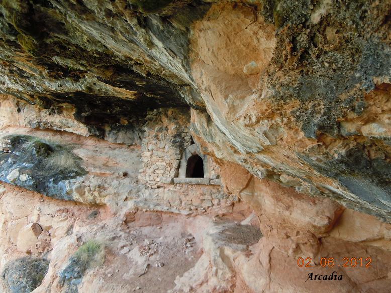 Balmes de Gramenet: Gran balma obrada de 52 metres de llarg i 19 de fondo al barranc de Fontfreda (Isona i Conca Dellà). foto Balmes de Gramenet