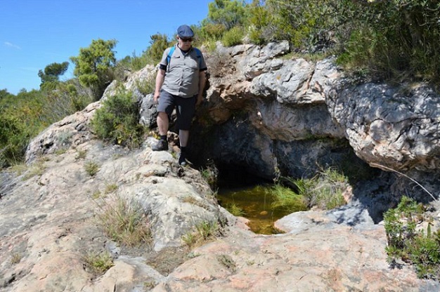 foto 2: Cova de la Font del Castellot