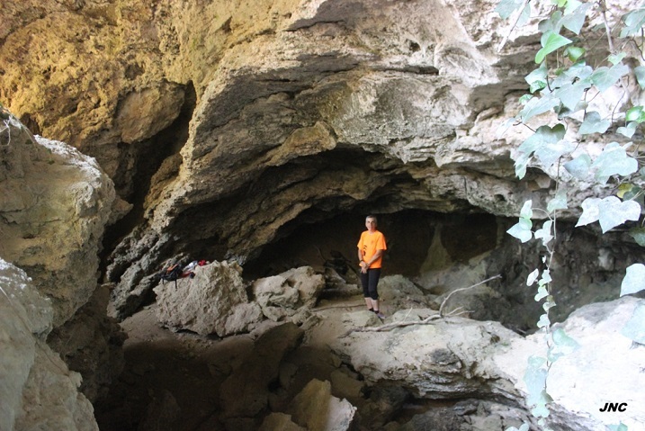 foto 1: Balma Inferior de Roca Gironella