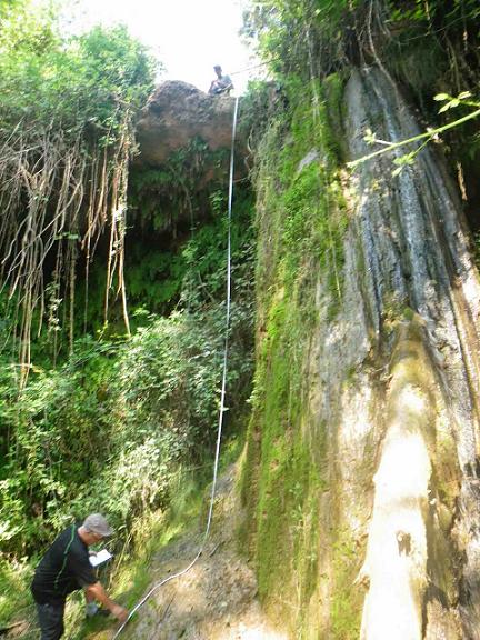 foto 1: Cova de la Font dels Capellans