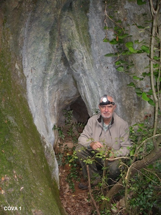 foto 0: Coves del Salt de l'infern