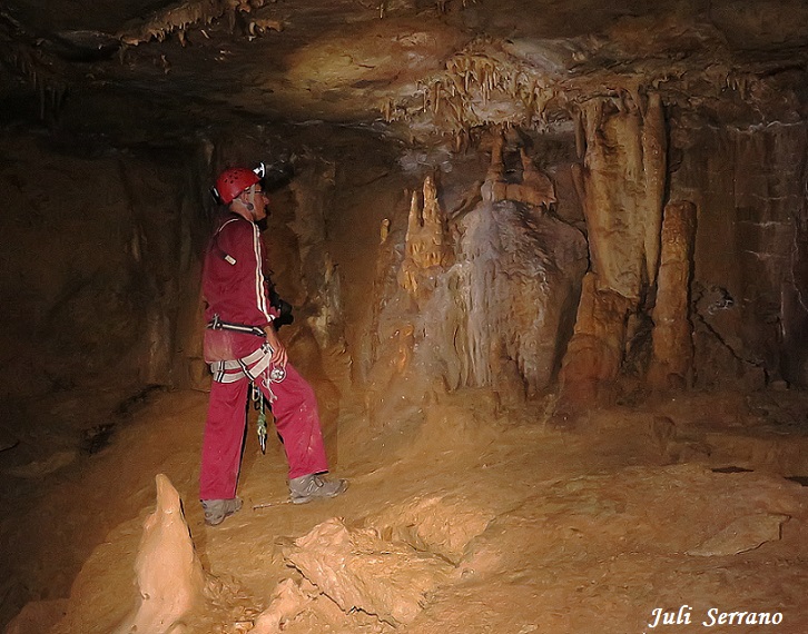 foto 9: Forat del Puig de les Bruixes