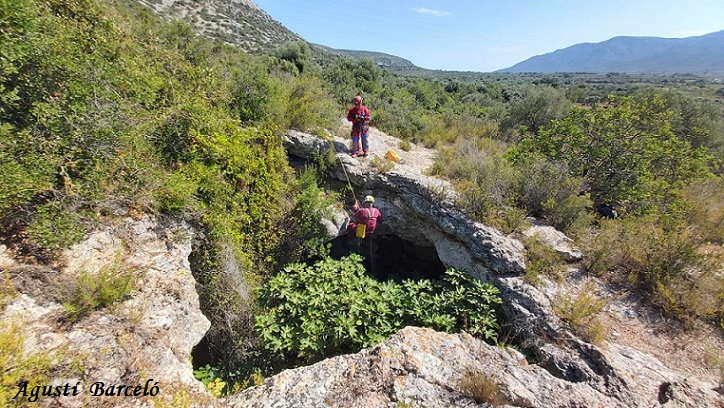 foto 0: Avenc de la Mola de la Torre