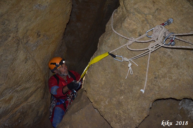 foto 5: Forat del Puig de les Bruixes