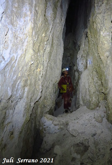 foto 17: Cova de les Caixes