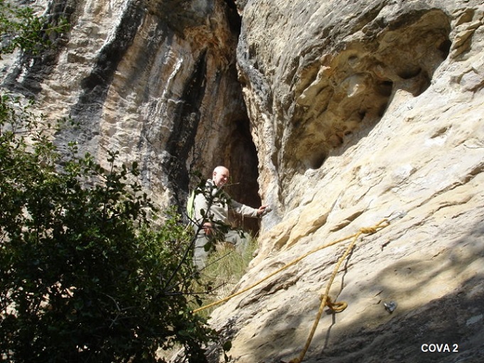 foto 1: Coves del Salt de l'infern