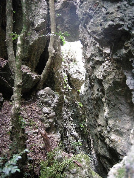 foto 2: Avenc de l'escletxa Petita de Corrubí