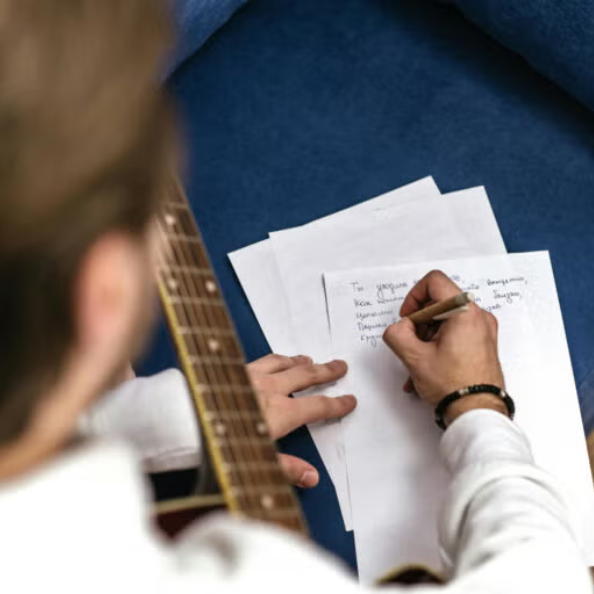 Songteksten schrijven - Opbouw van het verhaal in vormdelen