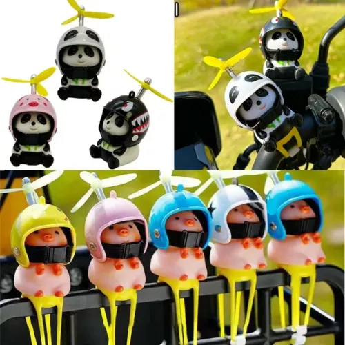 Autocollant de décoration de moto avec casque, ornements de style de voiture, petit jouet animal KrasnoSmall Pig, brise-vent de moto, jouet de conduit