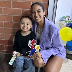 Isabela, Au pair from Colombia