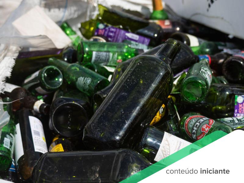 Descubra como a indústria de bebidas tem lidado com o desafio do vidro através da logística reversa e certificados de reciclagem.