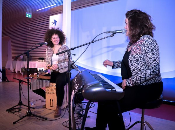 Curly Acoustics boeken