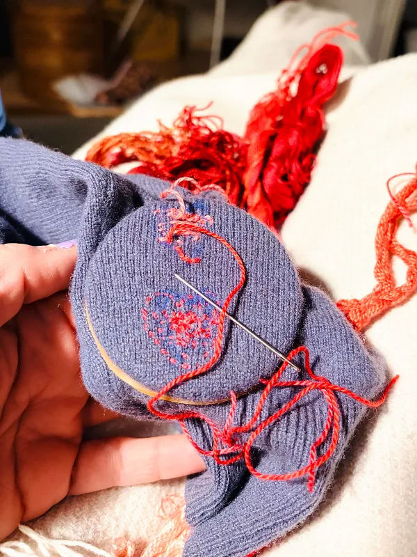 VISIBLE MENDING sichtbares Flicken von Textilien