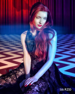 Chrysta Bell Live