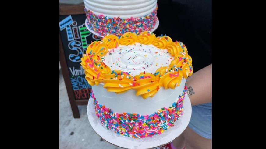 NEW-Cake 'N Sip Boozy Ice Cream Cake Class (2 people)