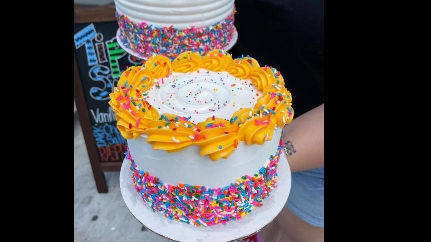 NEW-Cake 'N Sip Boozy Ice Cream Cake Class (2 people)