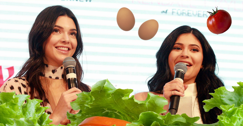 Kylie enojada dice: ¡No nos aventaron huevos ni tomates!