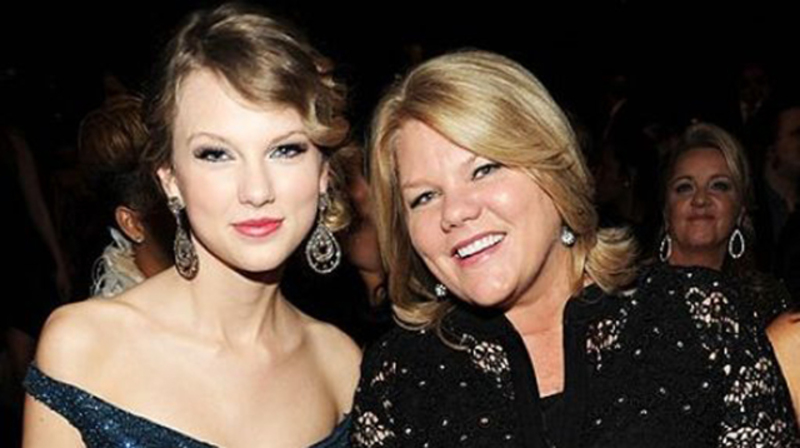 Taylor Swift sufrió maltrato por parte de su madre.