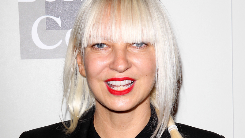 Sia quemando a los “Pop Stars”.