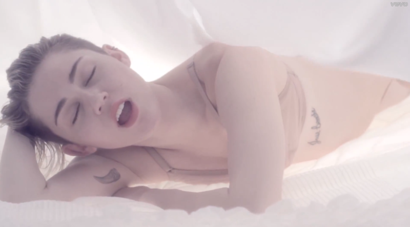 ¡Miley Cyrus estrena video!