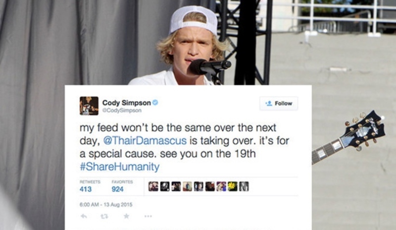 Cody Simpson dio su cuenta de twitter a un inmigrante