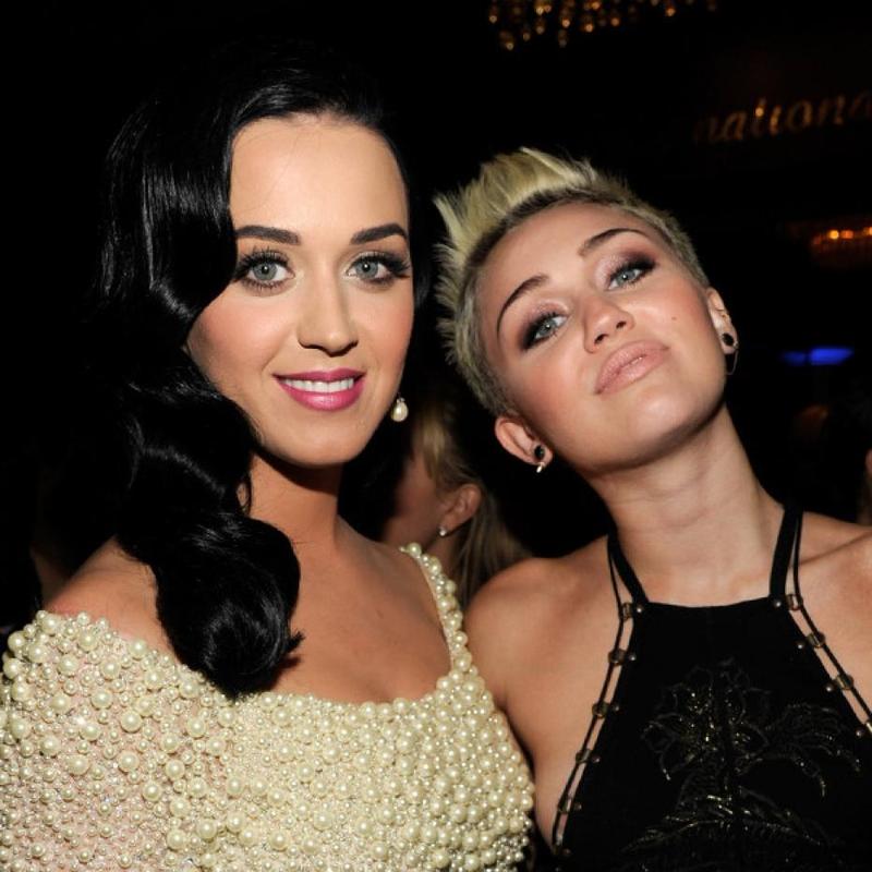 ¡Katy habla del beso que le dio Miley Cyrus!