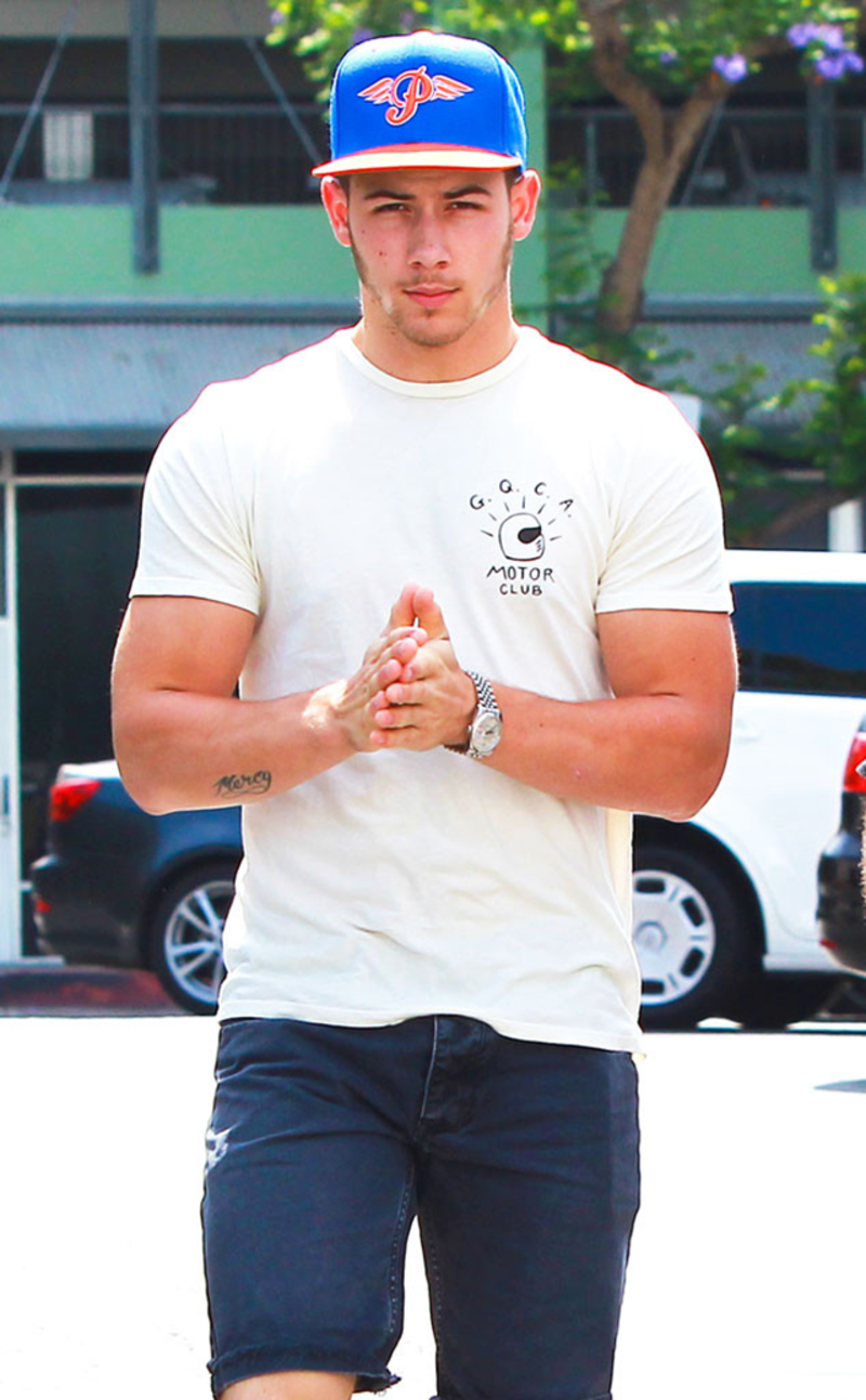 ¡Nick Jonas, irreconocible entre tantos músculos!