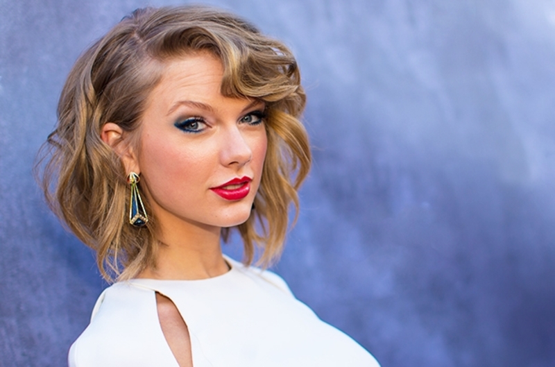 Taylor Swift le da un regalo a fan con leucemia