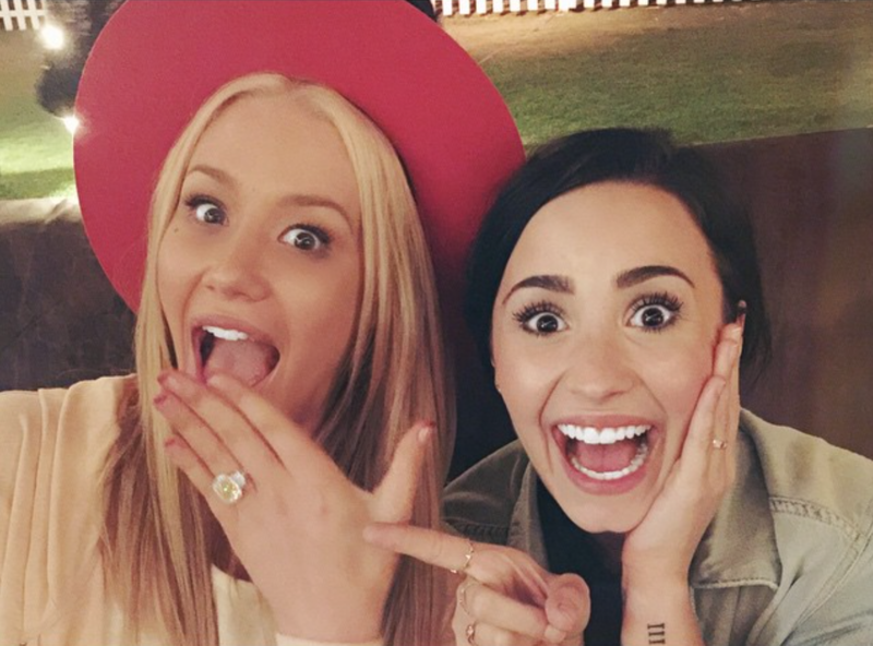 Demi Lovato será dama de Iggy Azalea.