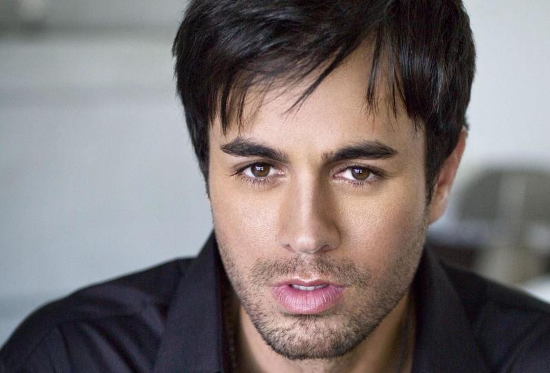 ¡Enrique Iglesias Sale bien de su operación!