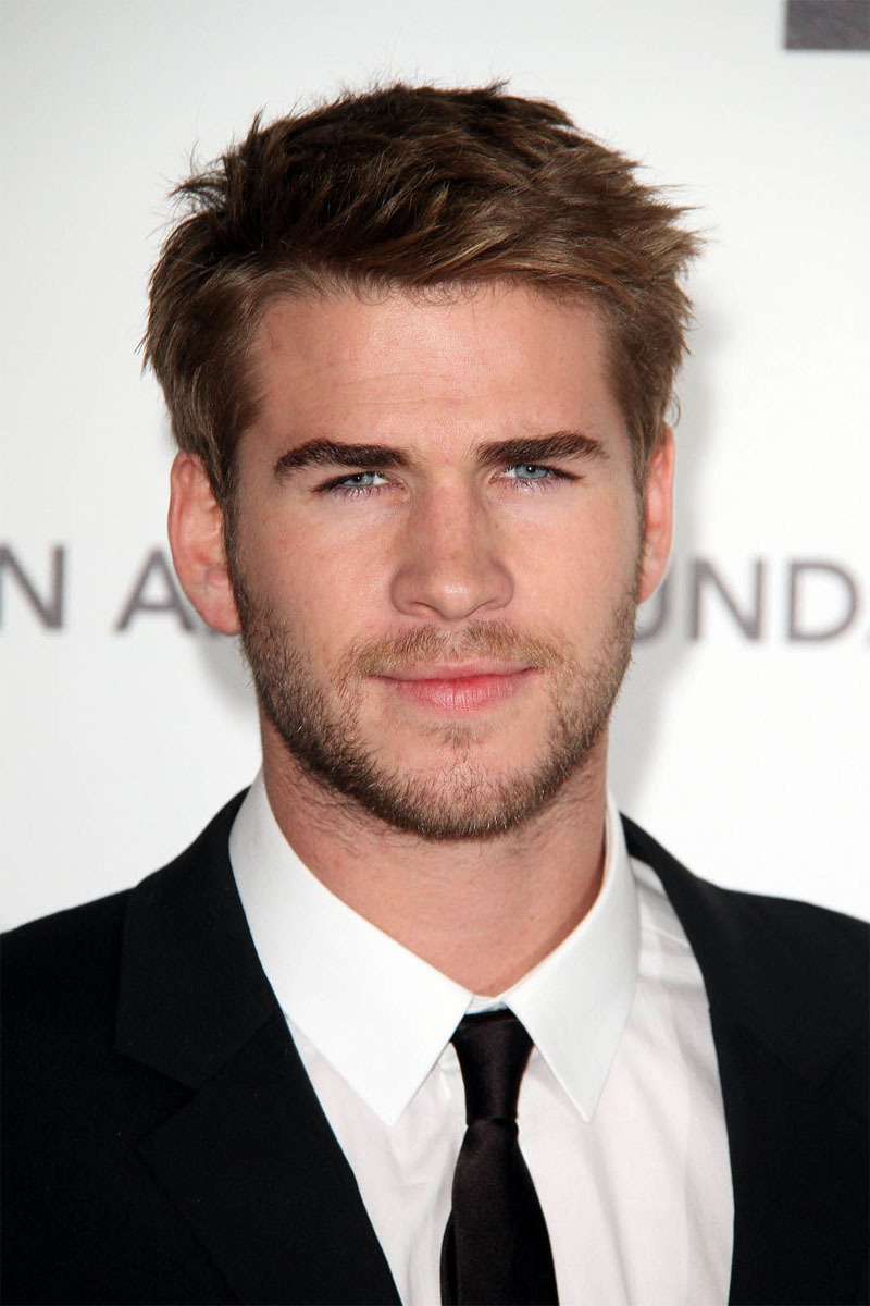 Liam Hemsworth habla sobre Miley y Eiza