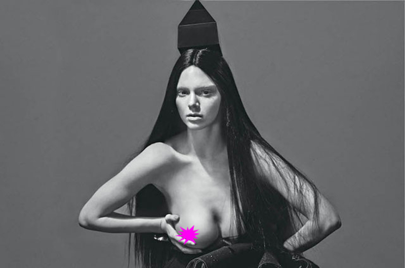 Kendall Jenner posa topless.