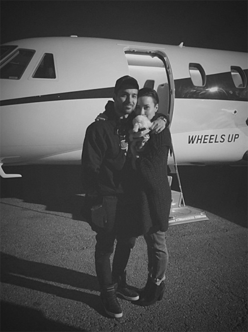 Demil Lovato & Wilmer Valderrama más enamorados que nunca