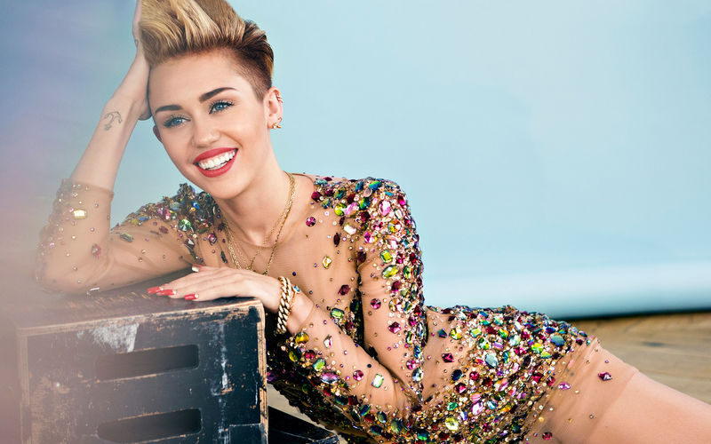 Miley Cyrus estrena PODEROSA canción