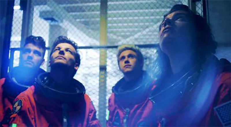 Se filtra material de 1D del video “Drag Me Down”