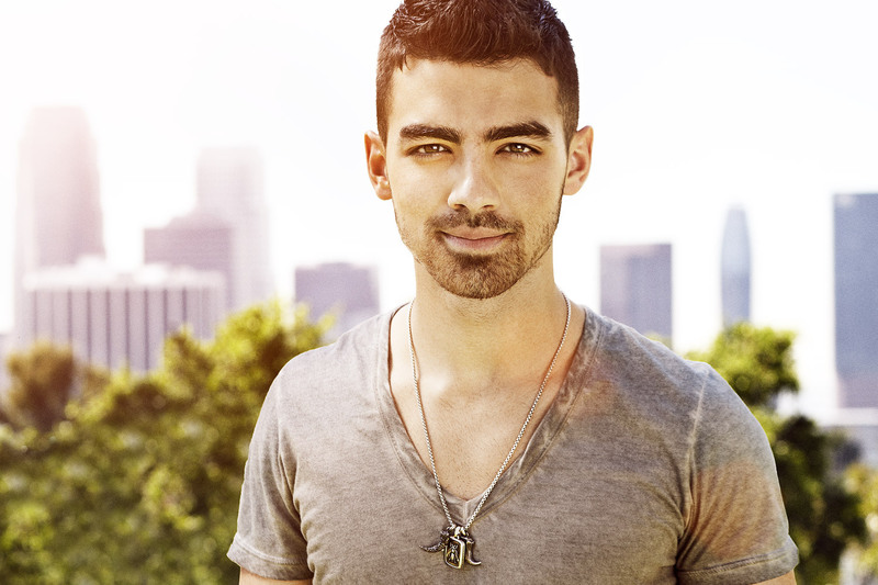 ¿Joe Jonas con nueva galana?