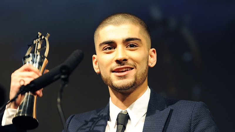 Zayn Malik recibe premio asiático en nombre de 1D