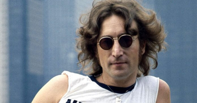 Subastan lentes de sol de John Lennon por una fuerte cantidad