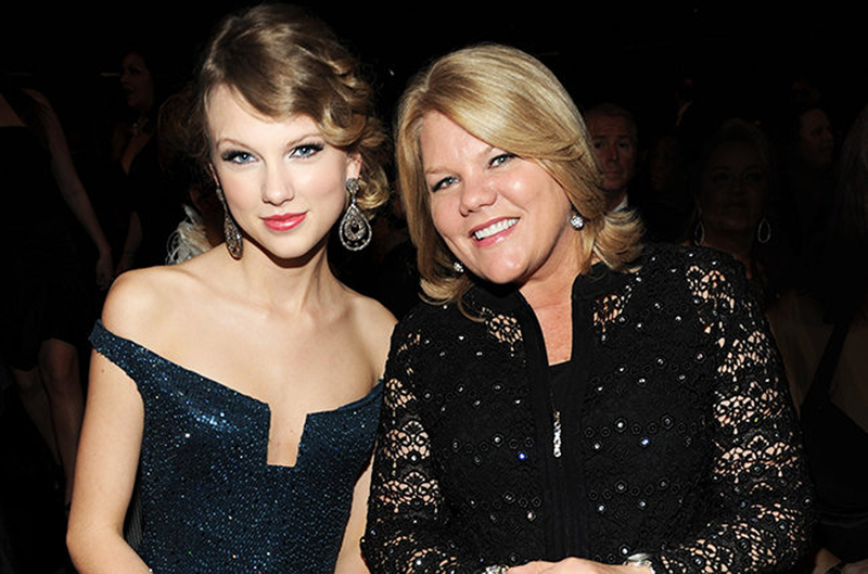 Mamá de Taylor Swift es diagnosticada con cáncer