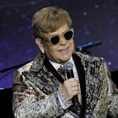 La exmujer de Elton John presenta medida legal contra el cantante