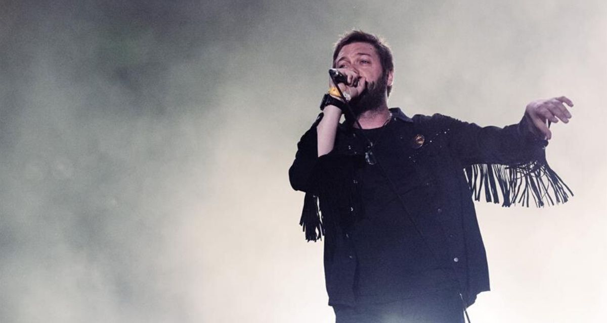 Kasabian califica de “inaceptable” la agresión de Meighan a su pareja