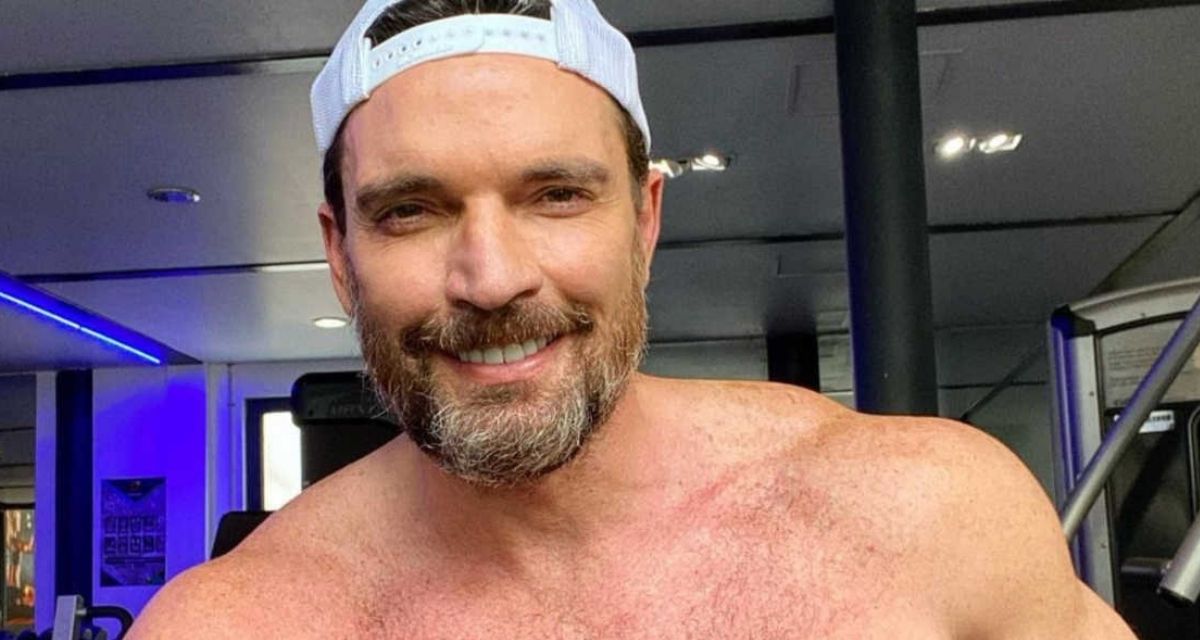 Acusan de depravado sexual a Julián Gil, por pedir fotos intimas