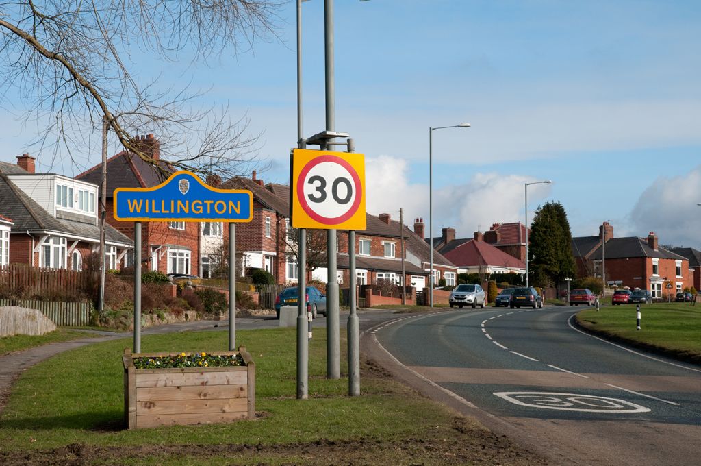 A689 entering Willington